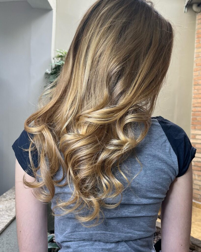 Coloração e mechas – Espaço Toutes, Santo André - SP – foto 1