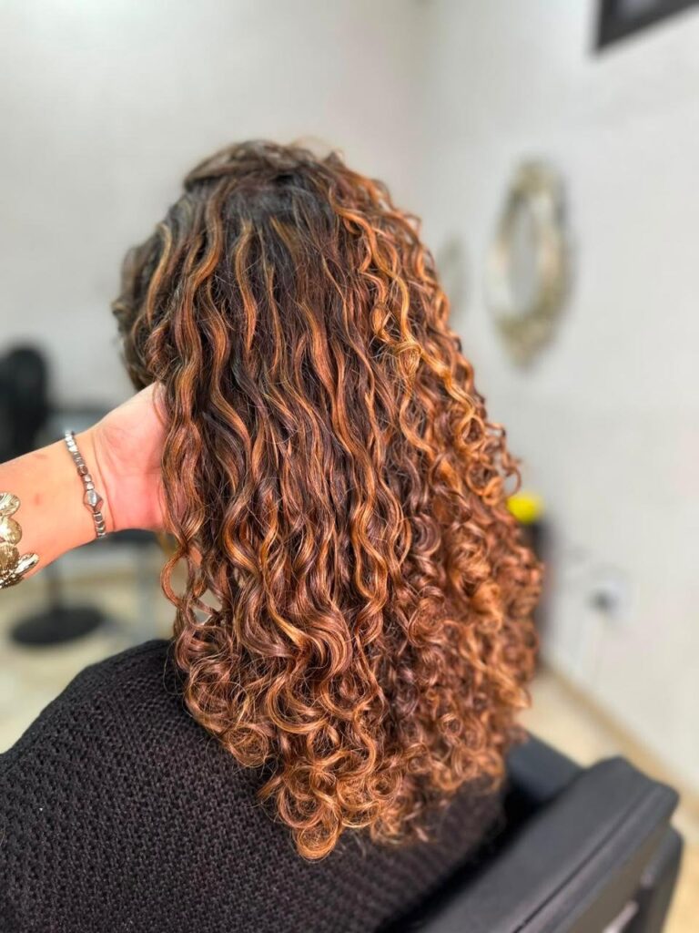 Especialista em Cachos no Espaço Toutes, Santo André, foto 3