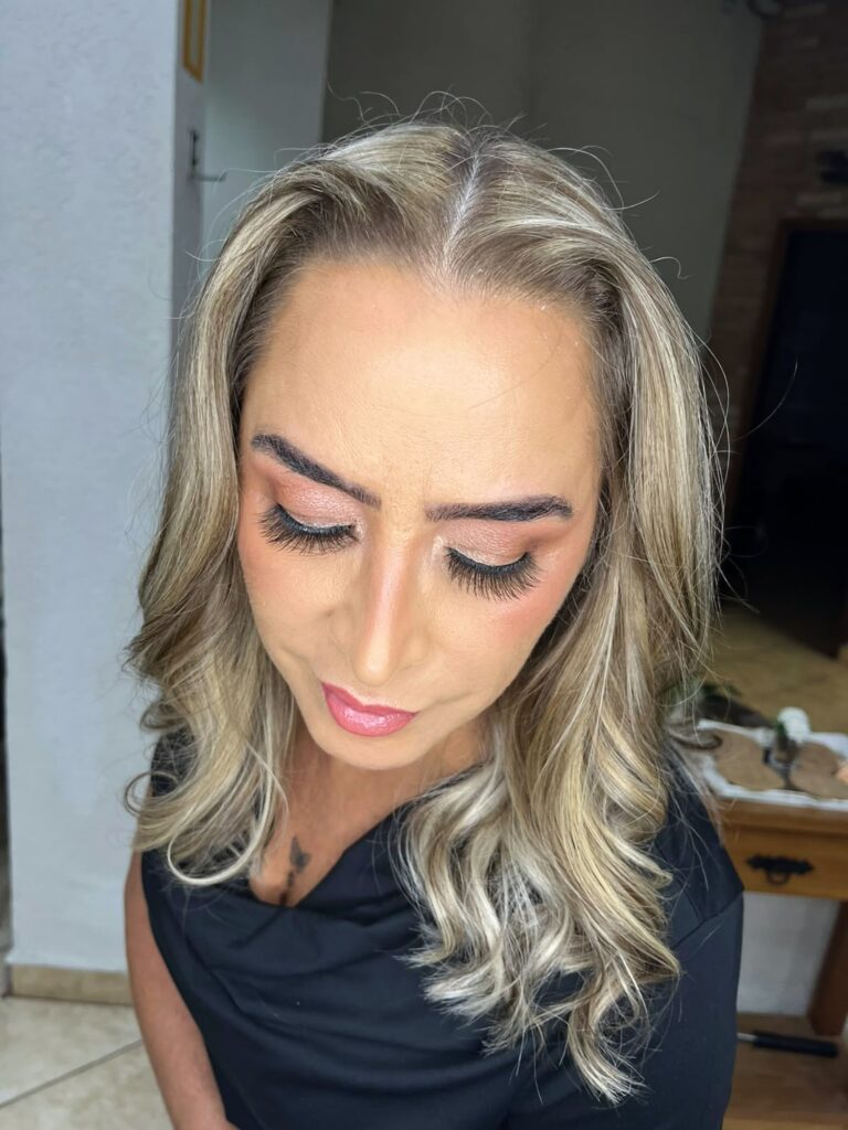 Penteado e maquiagem no Espaço Toutes, foto 14