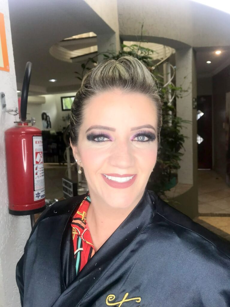 Penteado e maquiagem no Espaço Toutes, foto 8