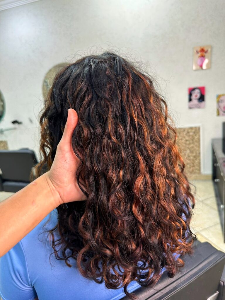 Especialista em Cachos no Espaço Toutes, Santo André, foto 1